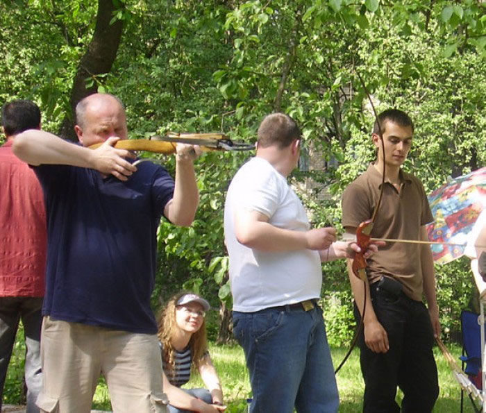 Луки та арбалети