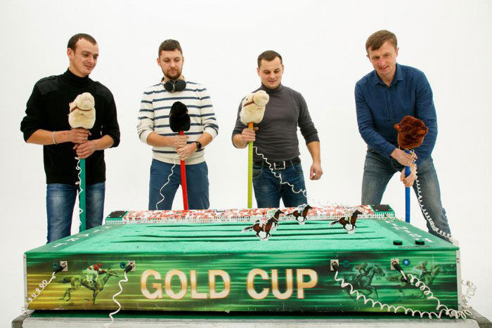 Стрибки електронні