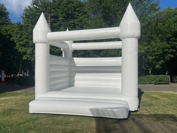 Батут «Білий замок»