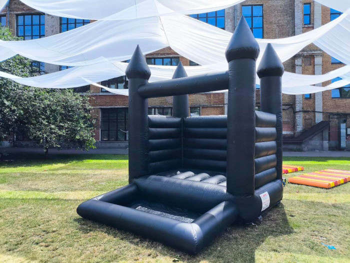 Батут «Чорний замок»