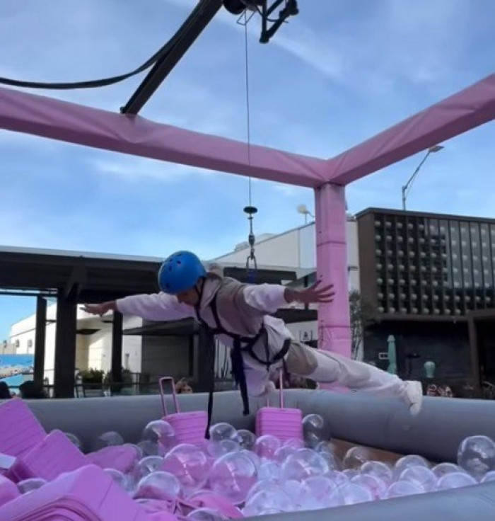 Велетенська кран машина